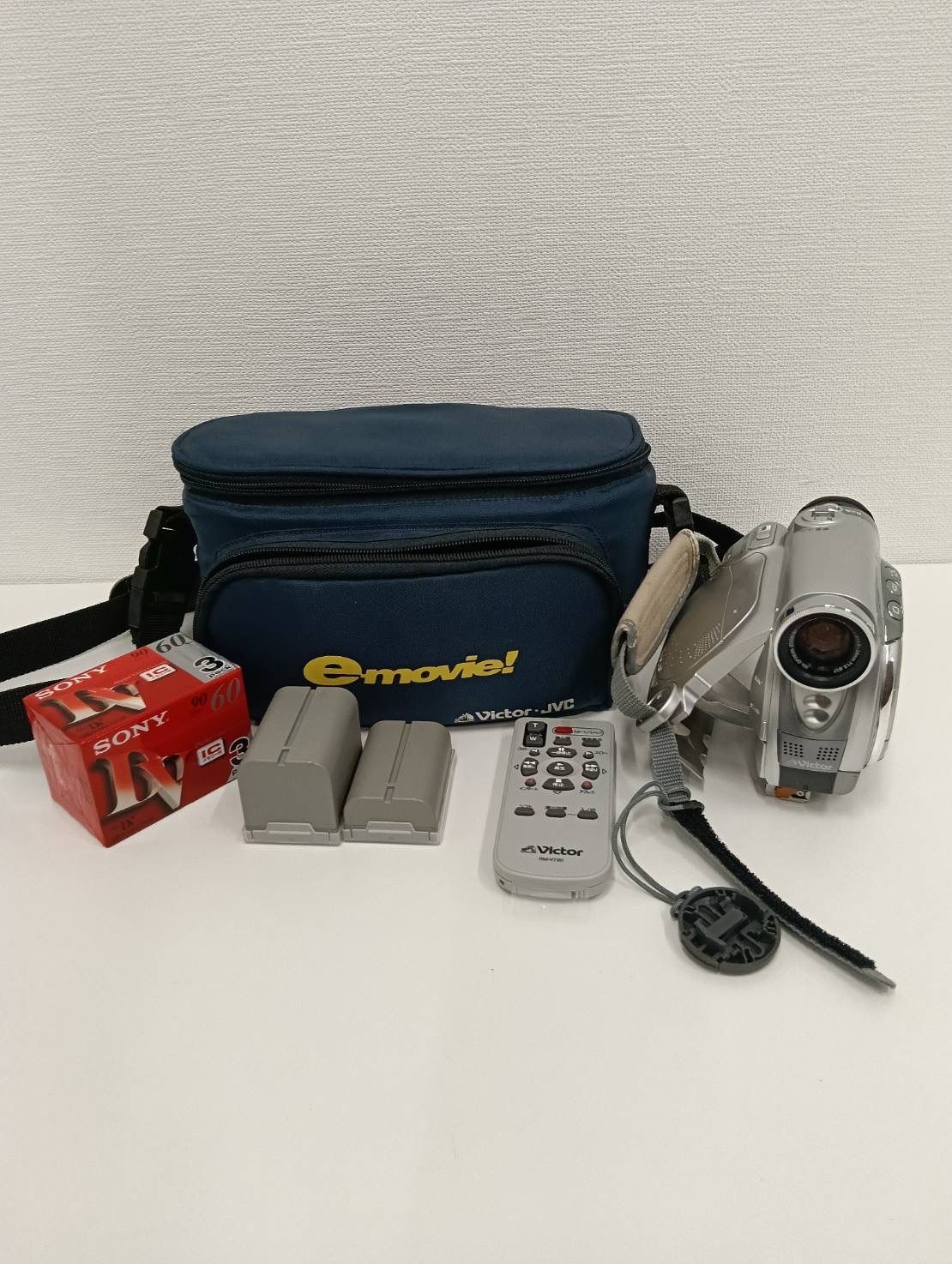 中古品】 Victorビクター デジタルビデオカメラ GR-D230 シルバー
