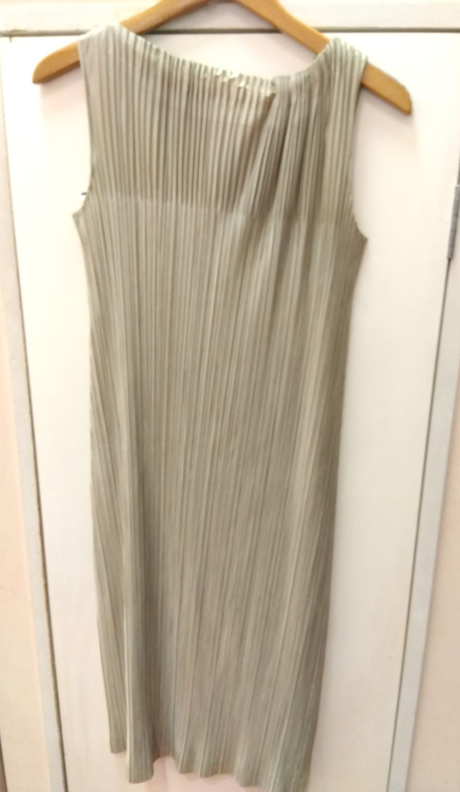 M 17 プリーツプリーズ PLEATS PLEASE イッセイミヤケ ドレッシー ゴールドカラー リボンネック 襟元の調整 オシャレ