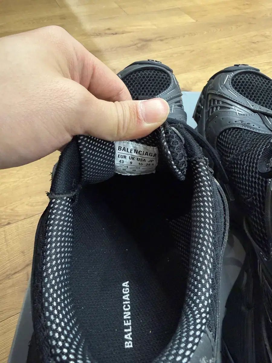  バレンシアガ ステイプル ブラック 43 スニーカー 靴