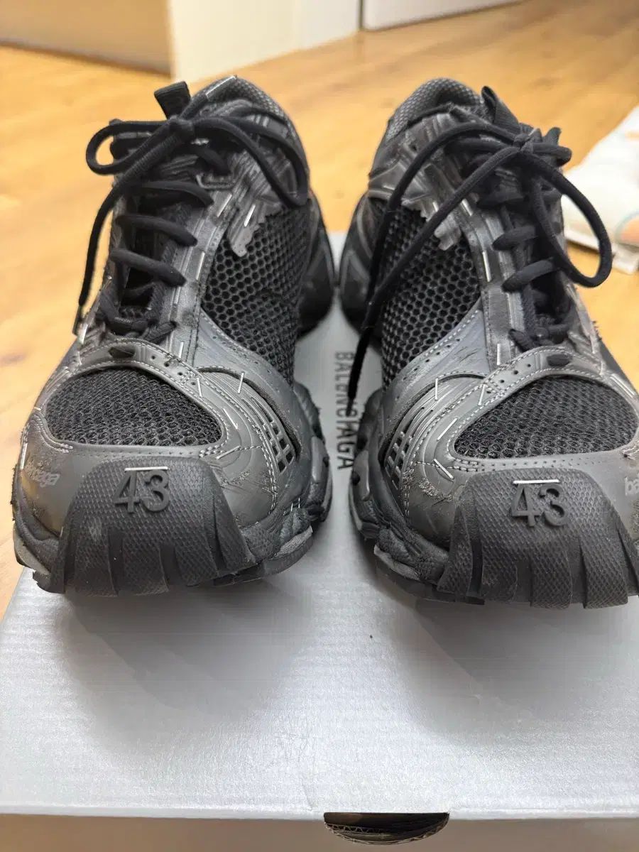 バレンシアガ ステイプル ブラック 43