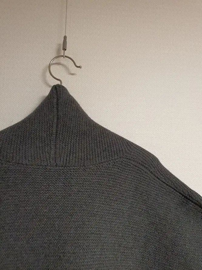 ニットカーディガン