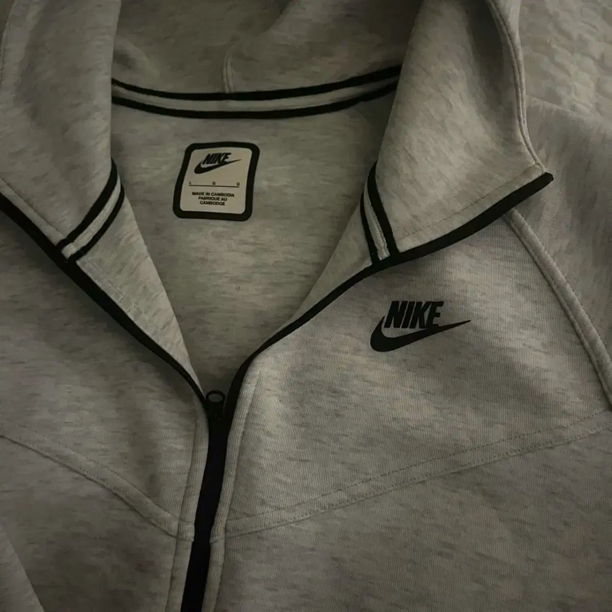 ナイキ NSW テックフリース ウィンドランナー 白