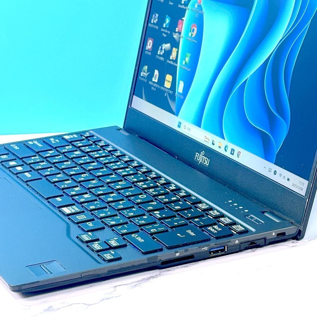 超薄型軽量☆メモリ8GB・SSDで快速☆指紋認証☆Windows11☆ノート