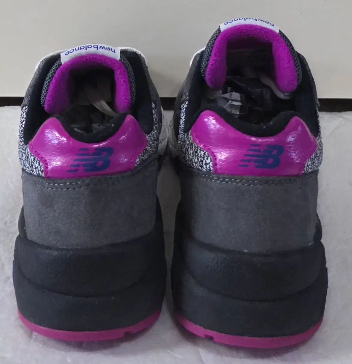 250 ニュー ンス 580 エリート エディション DARK ホットピンク 廃盤 実物 トレンチコート スニーカー 