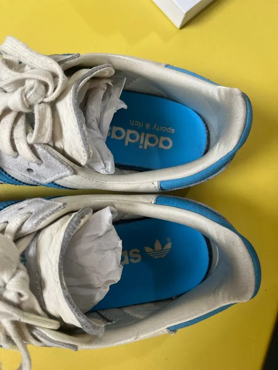 クリーム |在庫処分 adidas x SPORTY-RICH サンバ ブルー 255