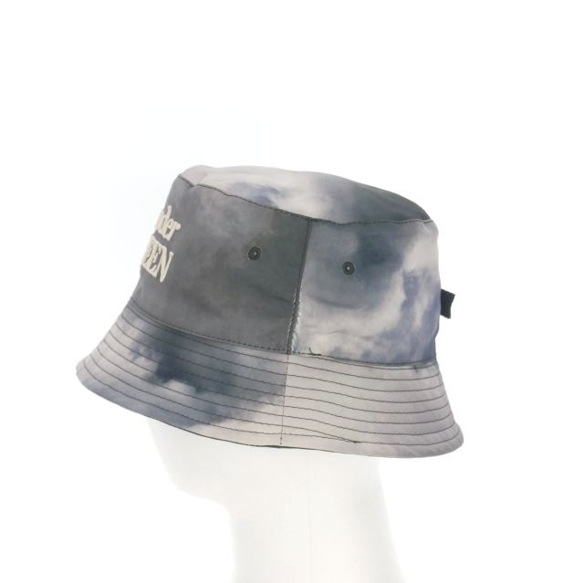 Alexander McQueen バケットハット 白黒 アレキサンダーマックイーン ALEXANDER MCQUEEN ロゴ刺繍 タイダイ柄