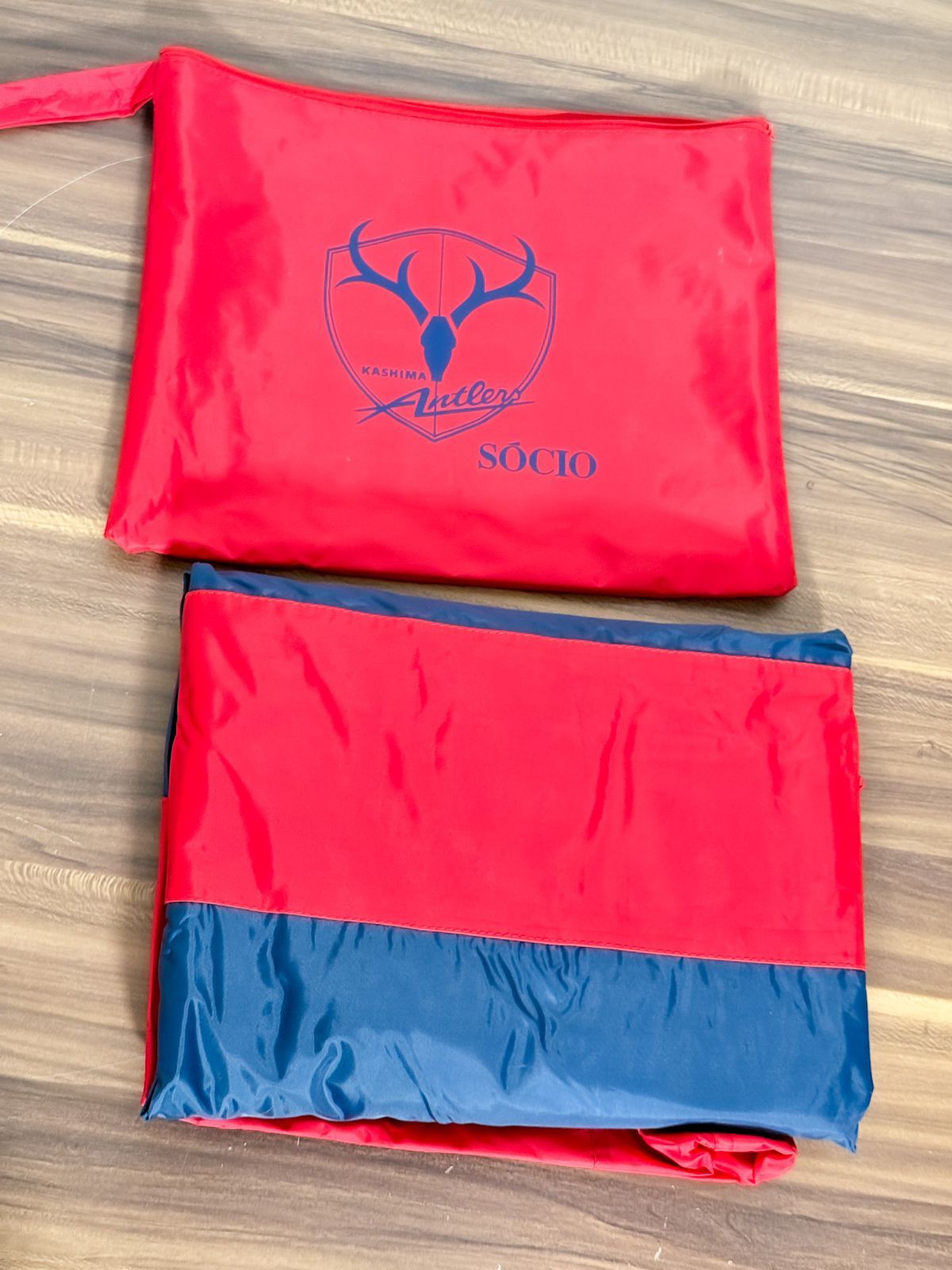 ②鹿島アントラーズ ポンチョ レインコート FOOTBALL DREAM 中古