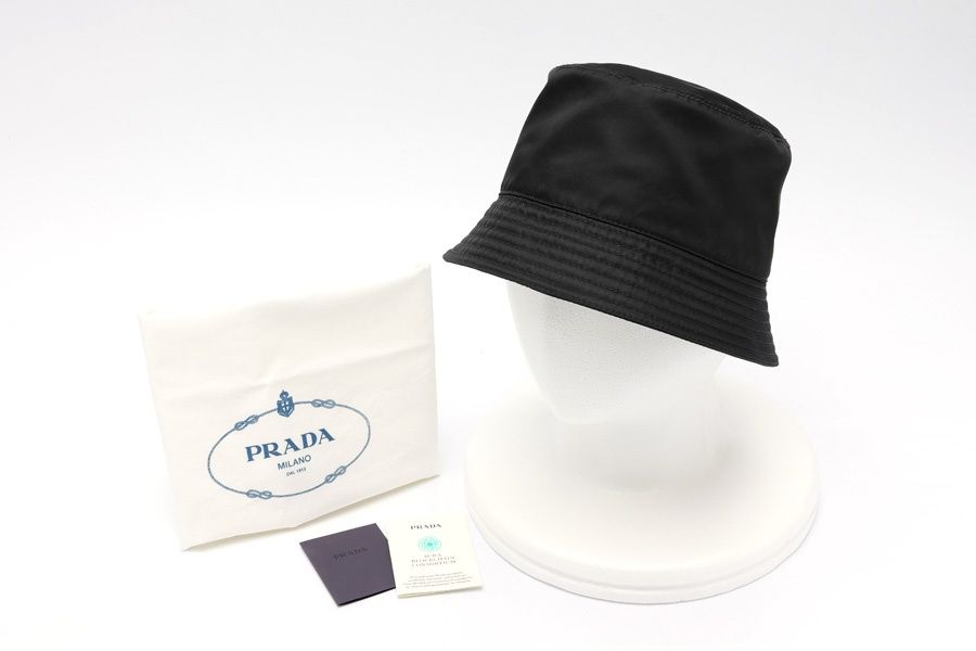 プラダ / PRADA Re-Nylon トライアングル ロゴ バケットハット 1HC137