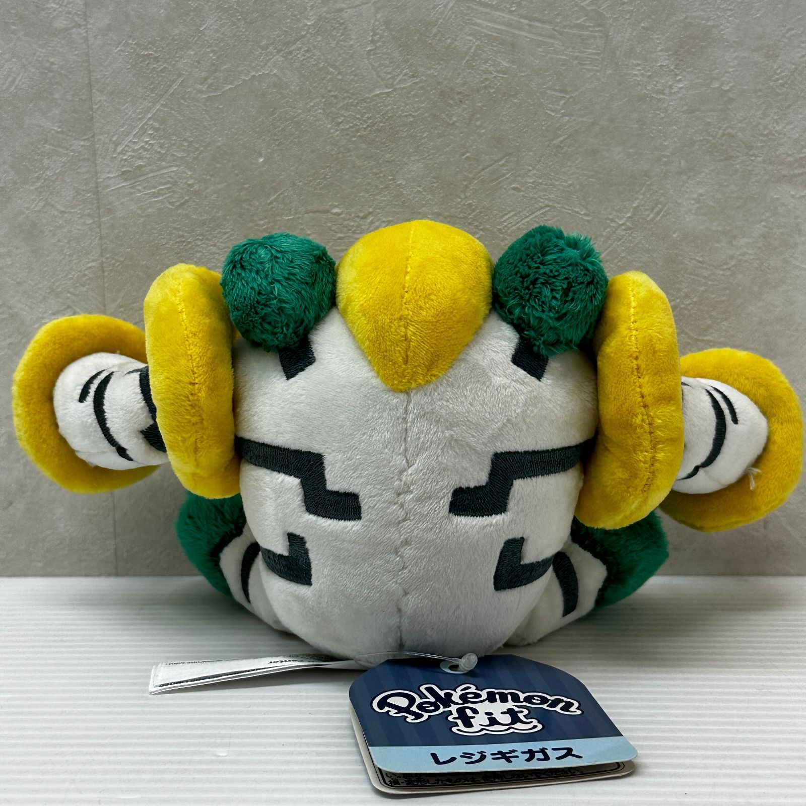 ポケモンセンター限定　レジギガス　ぬいぐるみ Pokemon fit ぬいぐるみ 《レジギガス》ポケモンセンター限定 - メルカリ
