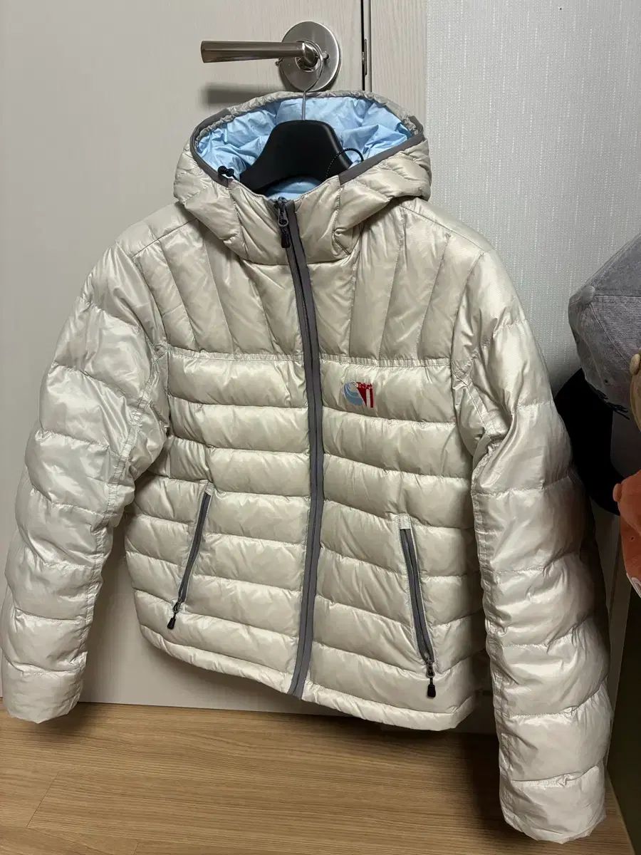 テケット軽量ダウン ライトグレー mサイズ