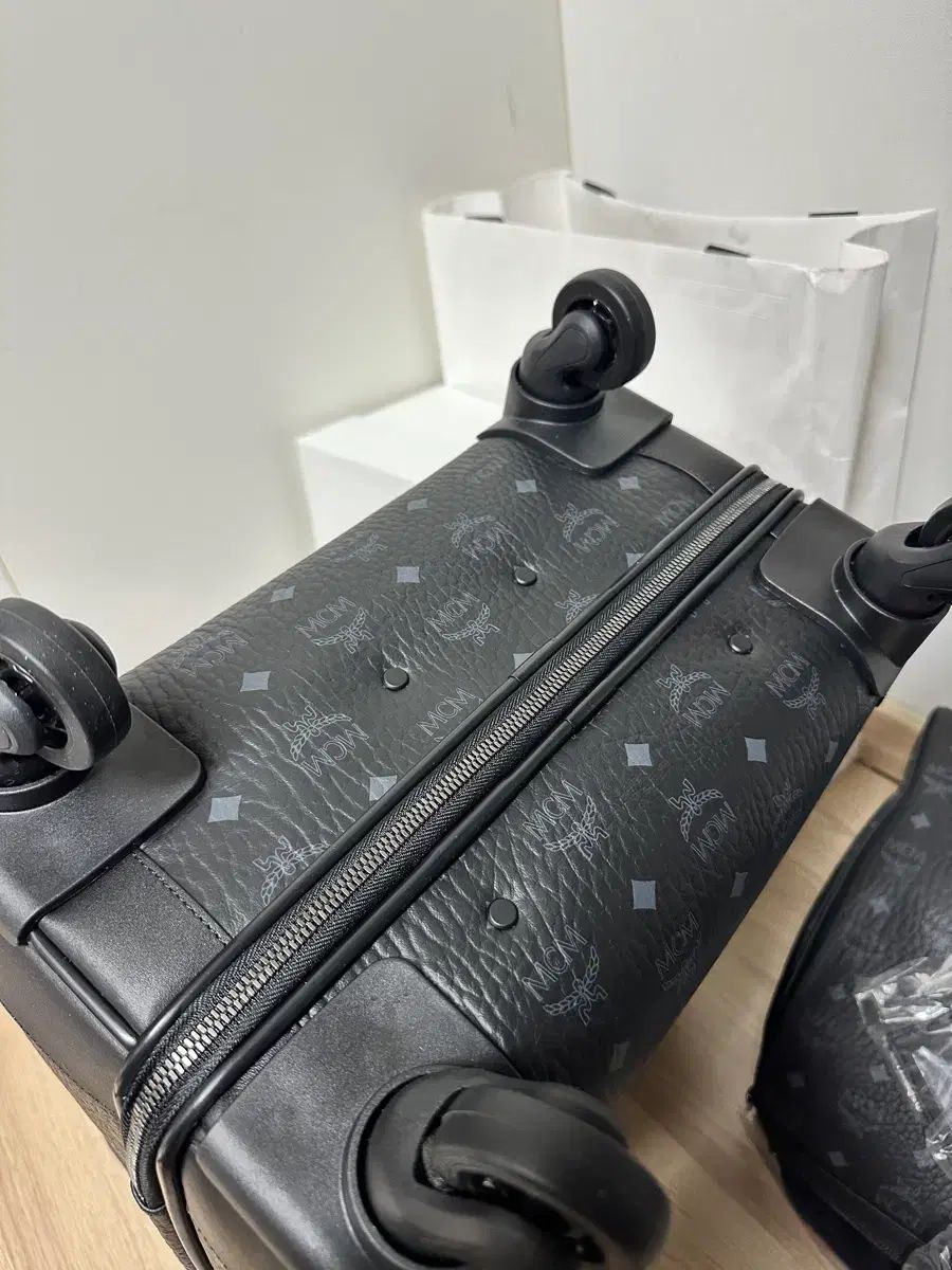 MCM ボストンバッグ - メルカリ