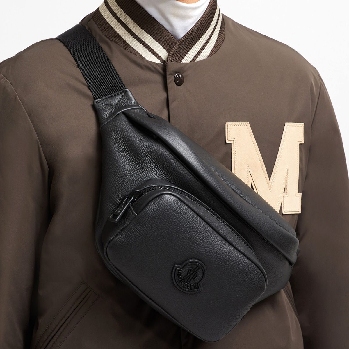 8 MONCLER モンクレール 5M00005 M4551 DURANCE ブラック ショルダー