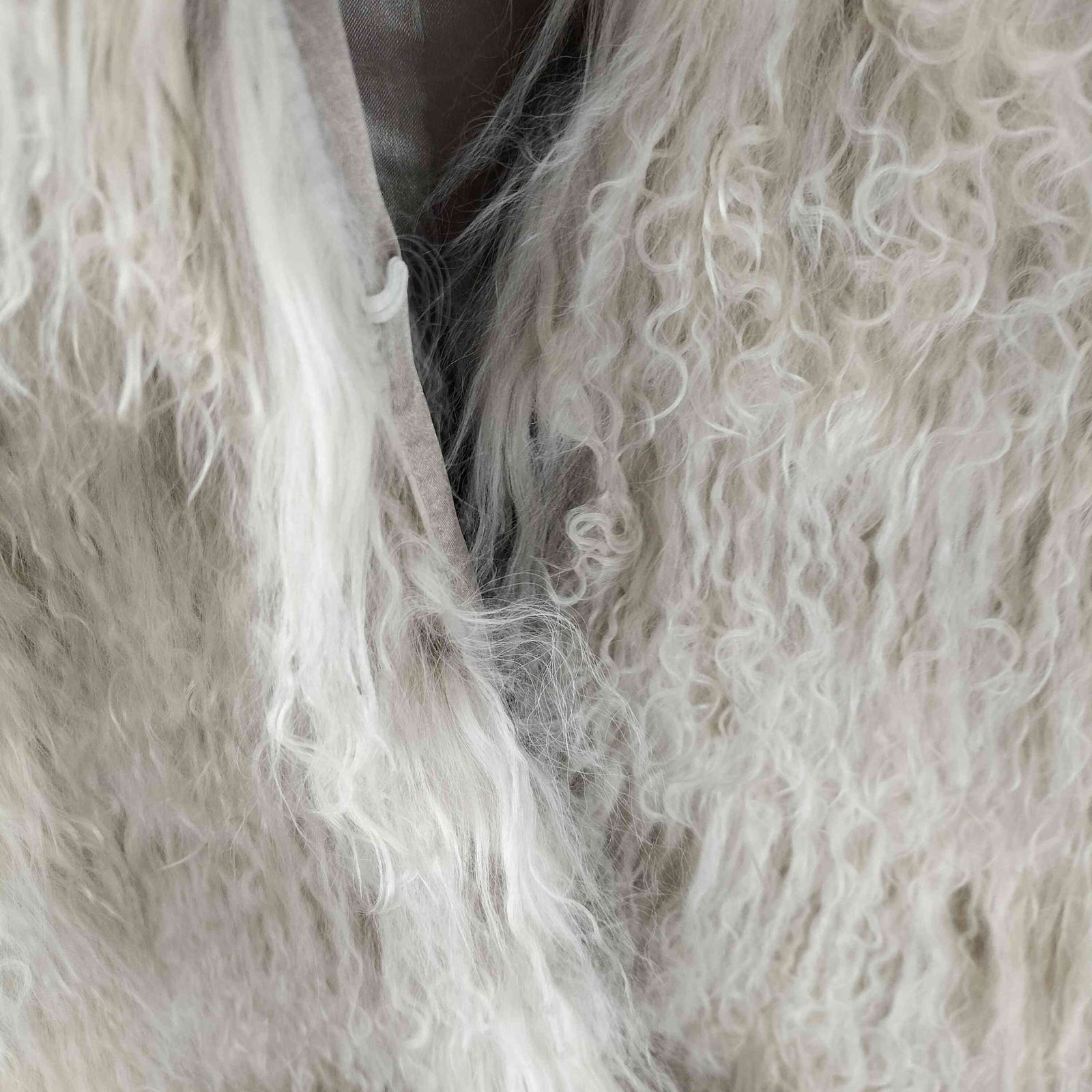 ジルスチュアート JILLSTUART チベットラムファーフーデットベスト