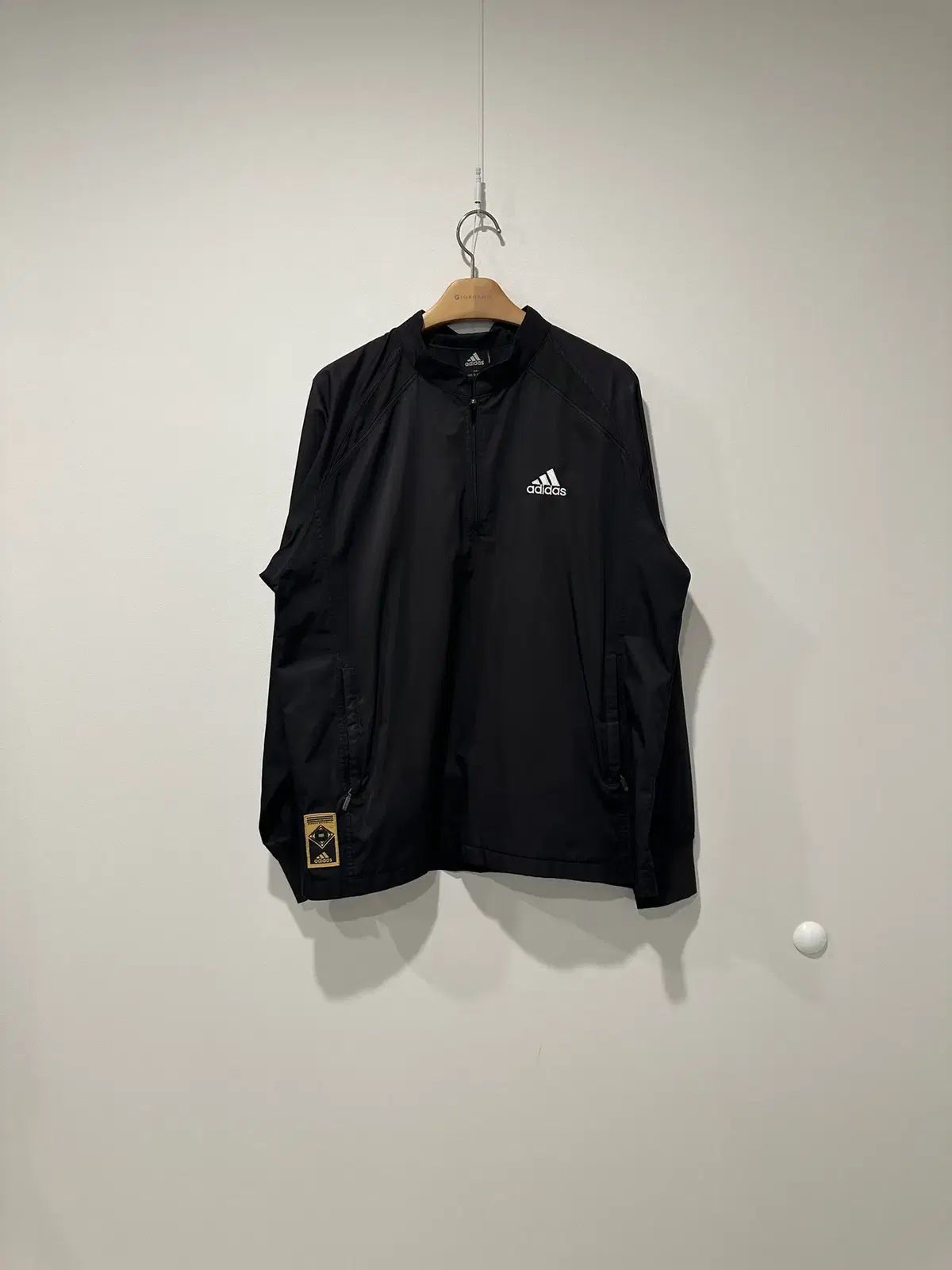 adidas アディダス ハーフジップ アノラック ショップからお知らせ