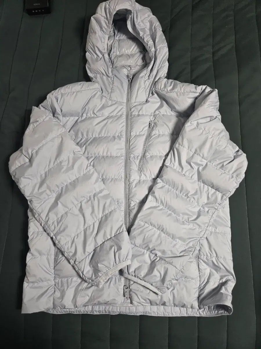 ムシンサスタンダード シティ レジャー フーディー ライト ダウン ジャケット クラウディブルー L