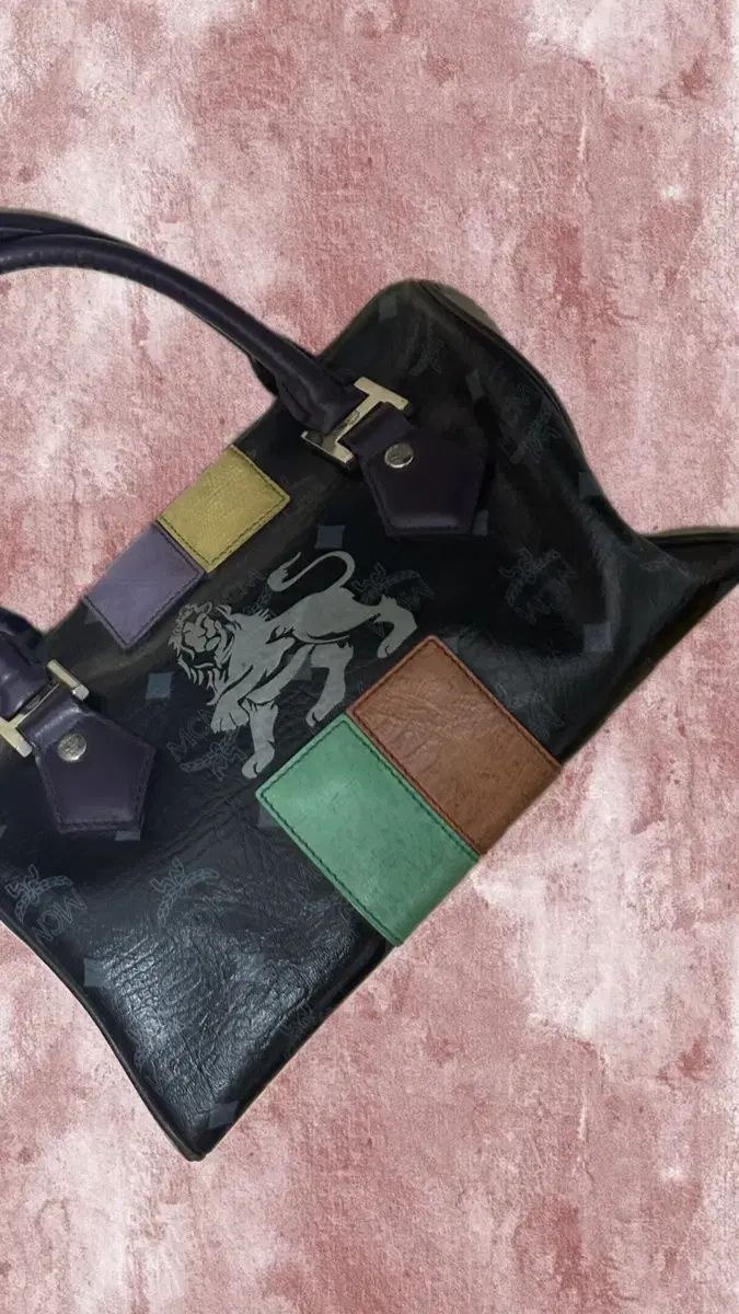 MCM ブラック ライオン ボストンバッグ