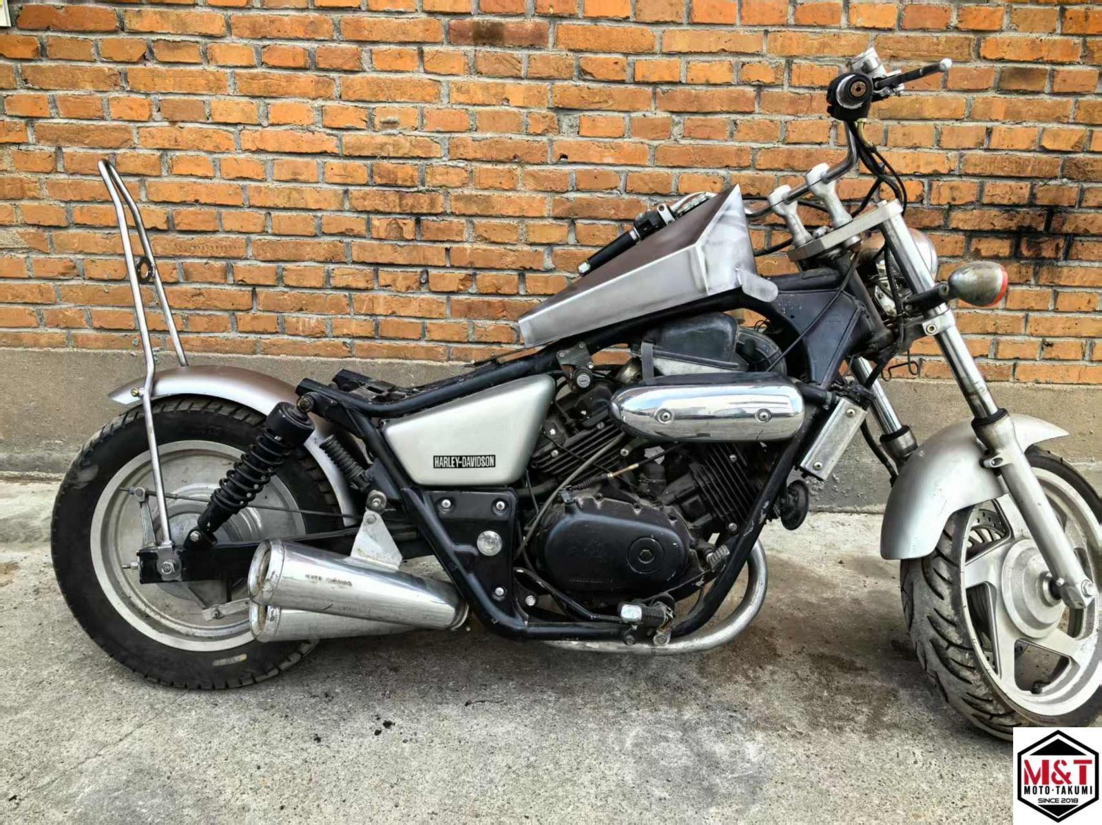 ポン付け可能！！マグナ グレータンク！ T-183 9L ホンダ HONDA V-TWIN MAGNA VT250 マグナ250 ボルトオン
