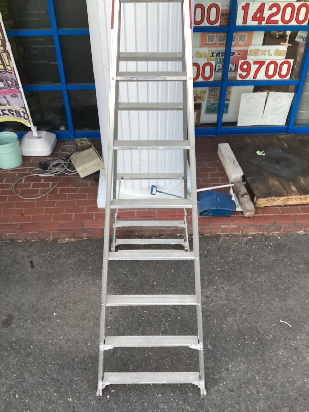 ハセガワ RYZ-24b はしご兼用脚立 8尺 現状品　(ス-114) 公式】長谷川工業 ワンタッチバー付 伸縮式専用脚立 RYZB ブラック 8段