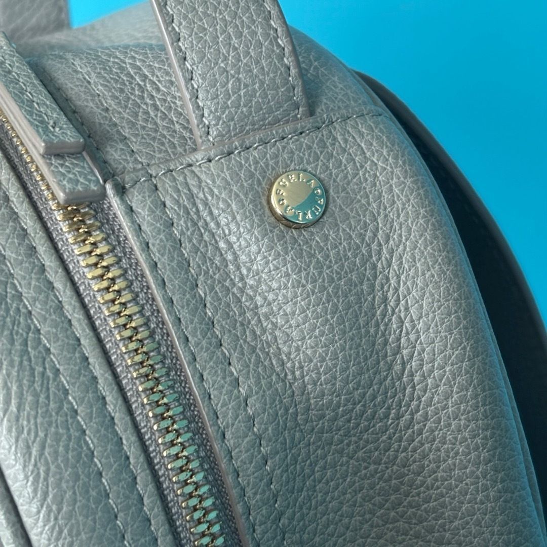 美品 FURLA フルラ レザー ミニリュック バックパック グレージュ 本革