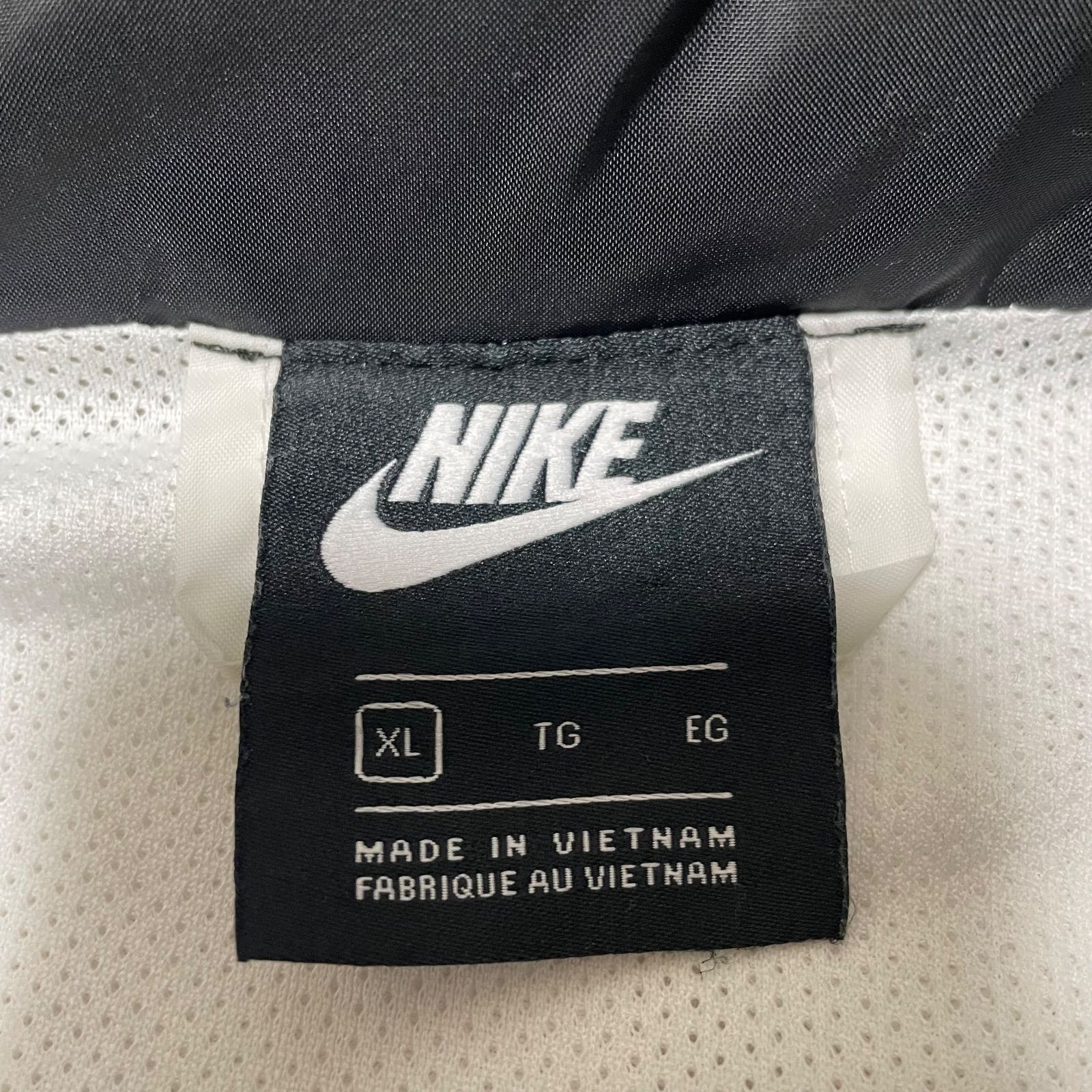 NIKE ナイロンジャケット ビッグスウッシュ 刺繍ロゴ XL 背面