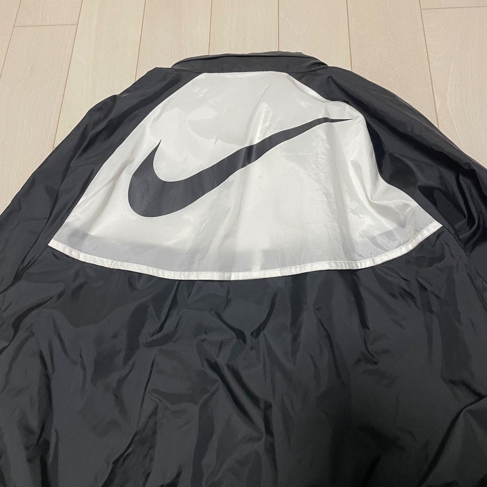 NIKE ナイロンジャケット ビッグスウッシュ 刺繍ロゴ XL 背面