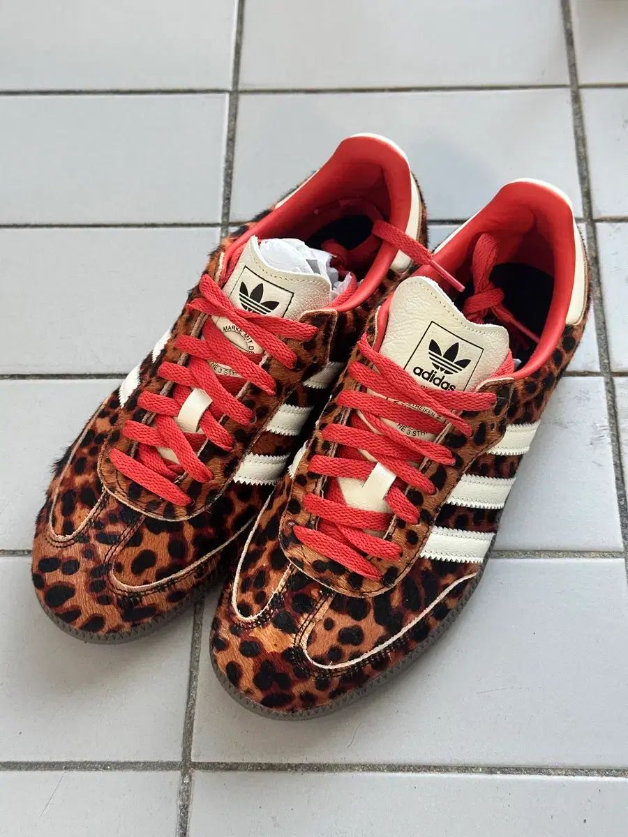 260 W adidas Samba OG Core Black Free LOVED Red