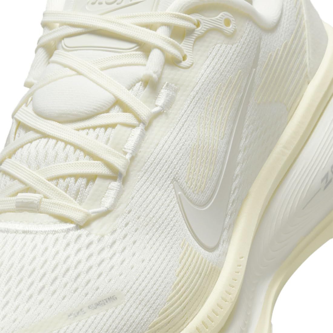 [ナイキ] ボメロ 18 [W Vomero 18] セイル/ココナッツミルク/ホワイト/サミットホワイト HM6804-110 ナイキ] ボメロ 18 W Vomero 18 セイル/ココナッツミルク/ホワイト