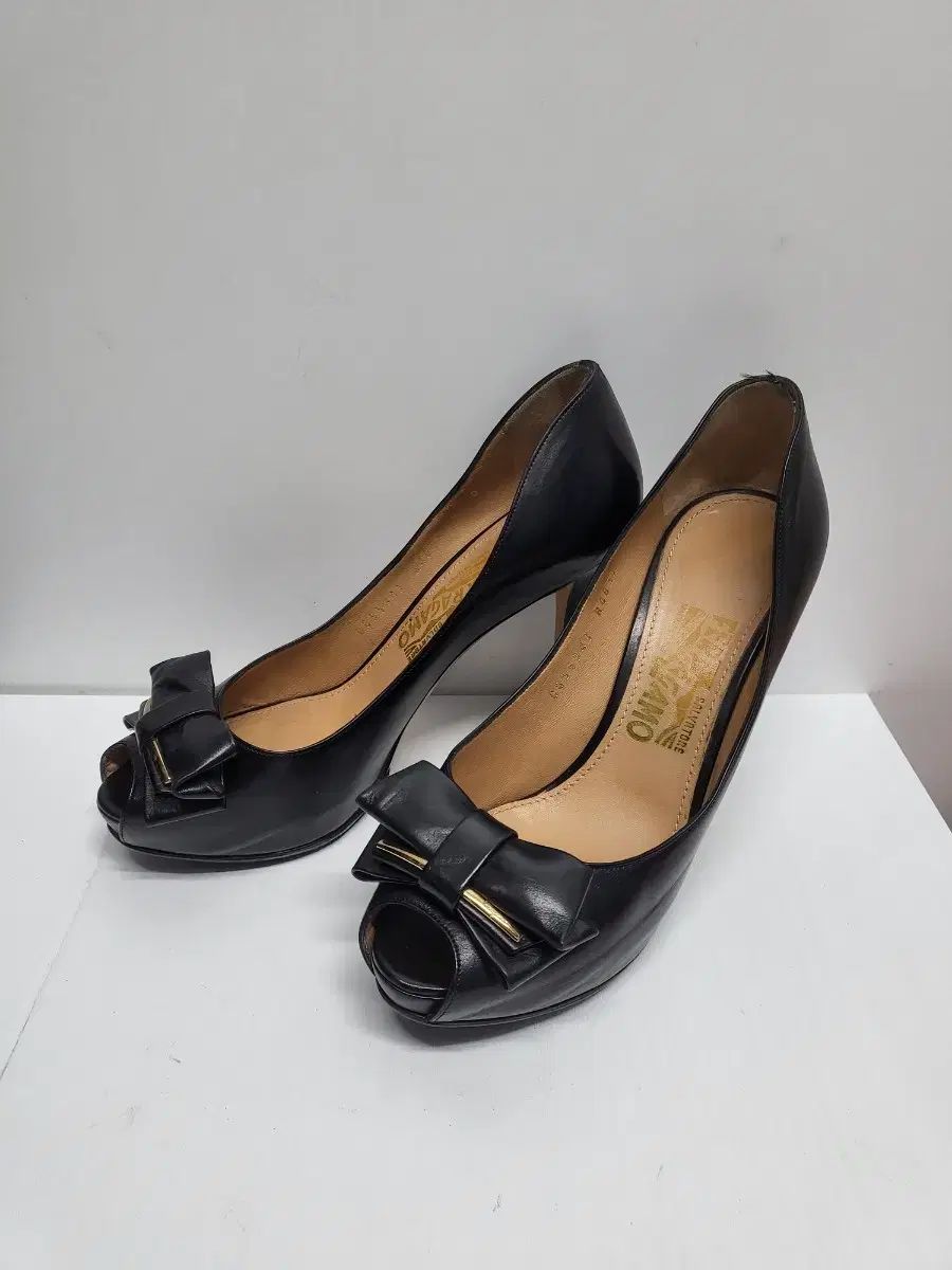 フェラガモ 婦人 ハイヒール shop取引では対象外