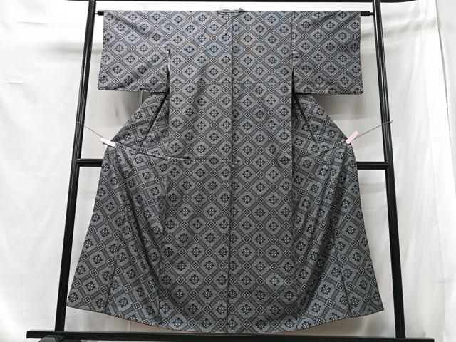 平和屋着物●本場村山大島紬　天井花文　正絹　逸品　CAAZ3535yc 平和屋着物□本場村山大島紬 天井花文 正絹 逸品 CABB3135xe - メルカリ