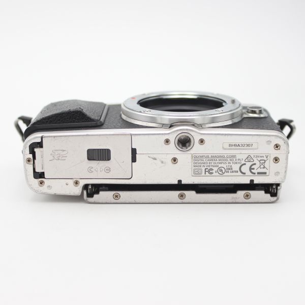 □実用品□ OLYMPUS ミラーレス一眼 PEN E-PL7 ボディ シルバー PEN E