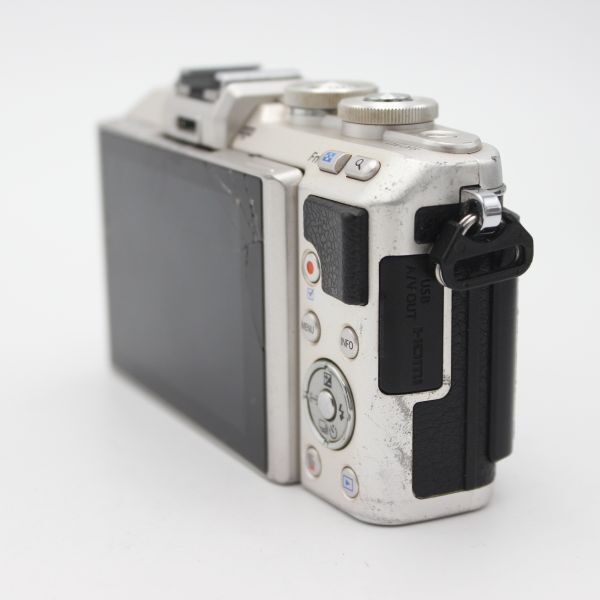 □実用品□ OLYMPUS ミラーレス一眼 PEN E-PL7 ボディ シルバー PEN E