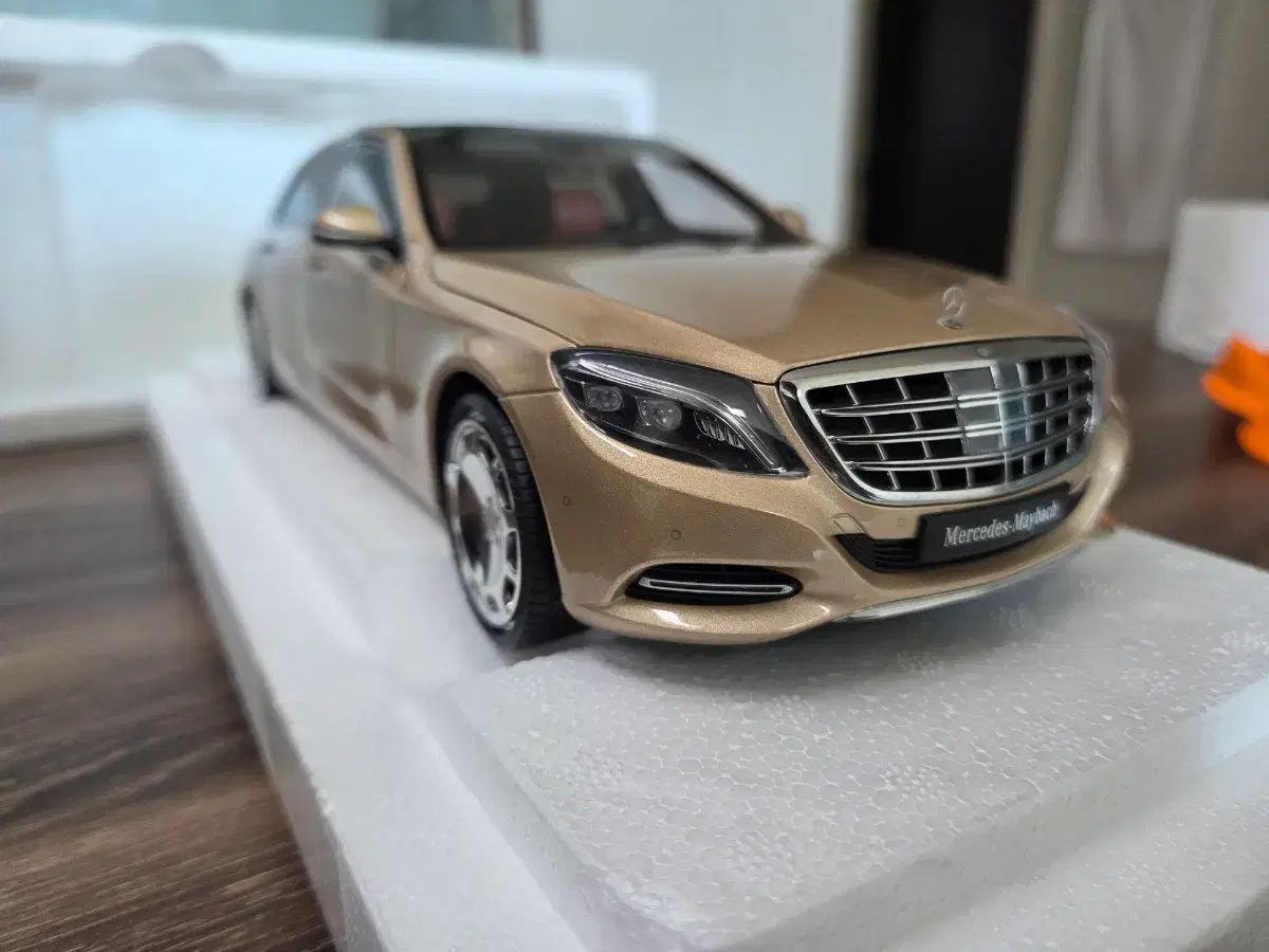 メルセデス ベンツ マイバッハ Sクラス S 600 GOLD ダイキャスト コンポジット