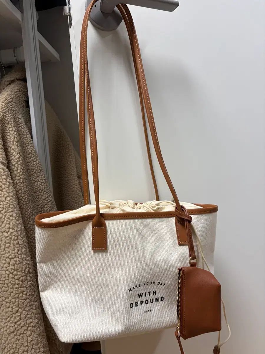 ディパウンド デイバッグ 写真にキーホルダーポーチ 含む