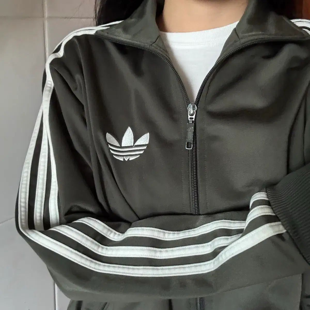 アディダス ファイヤーバード カーキ ジャージ トラックジャージ