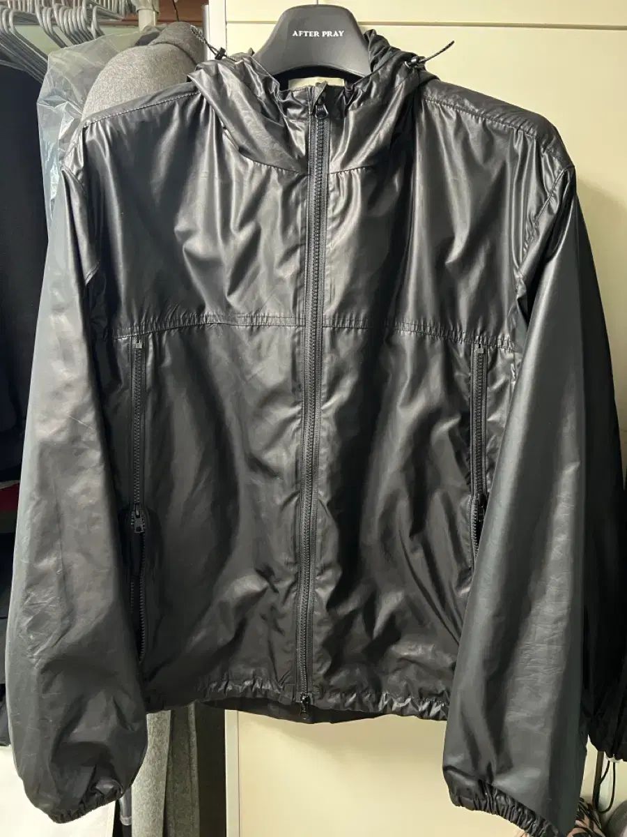 ベール デ レーヌ WIND AND WISH ウィンドブレーカー Lサイズ