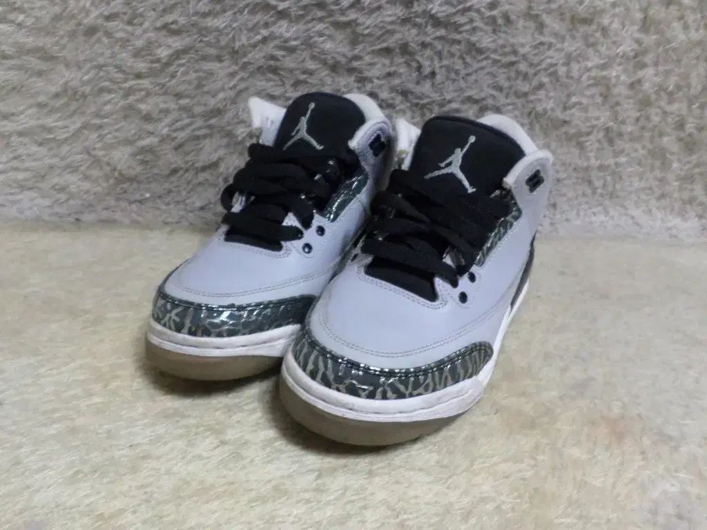 225 NIKE ジョーダン3 レトロ ウルフグレー スニーカー シューズ