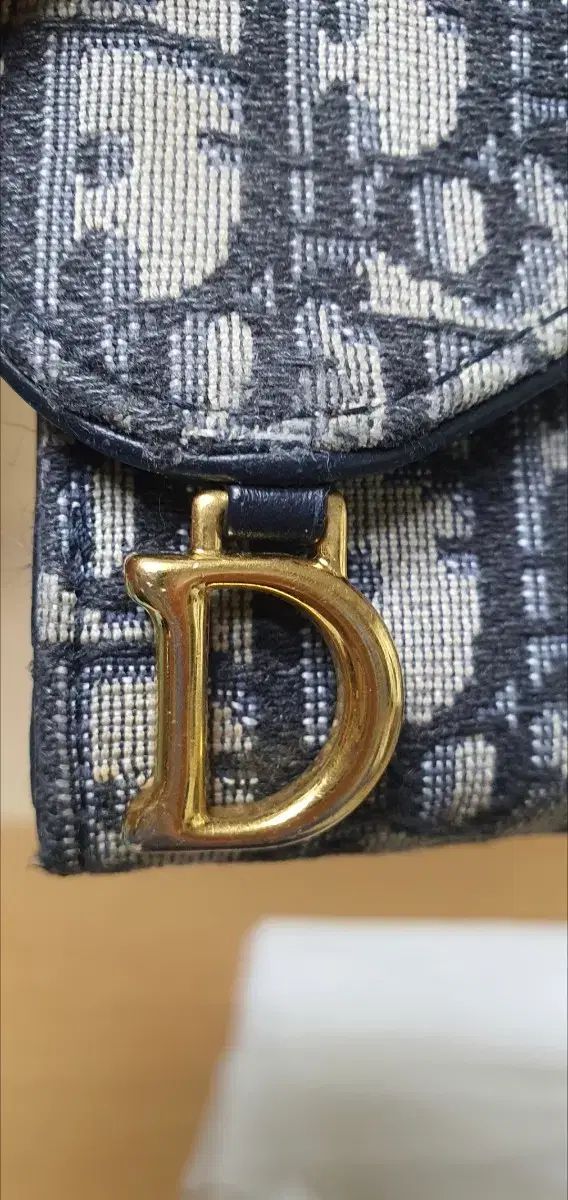 リング二つ折り財布