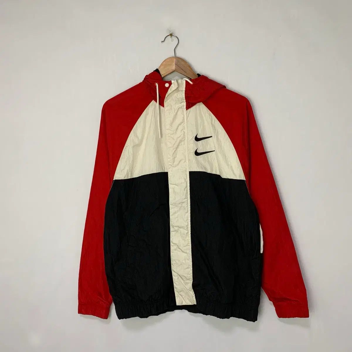 ナイキ ウィンドブレーカー ジャケット レッド|ブラック ヴィンテージ ユニセックス M