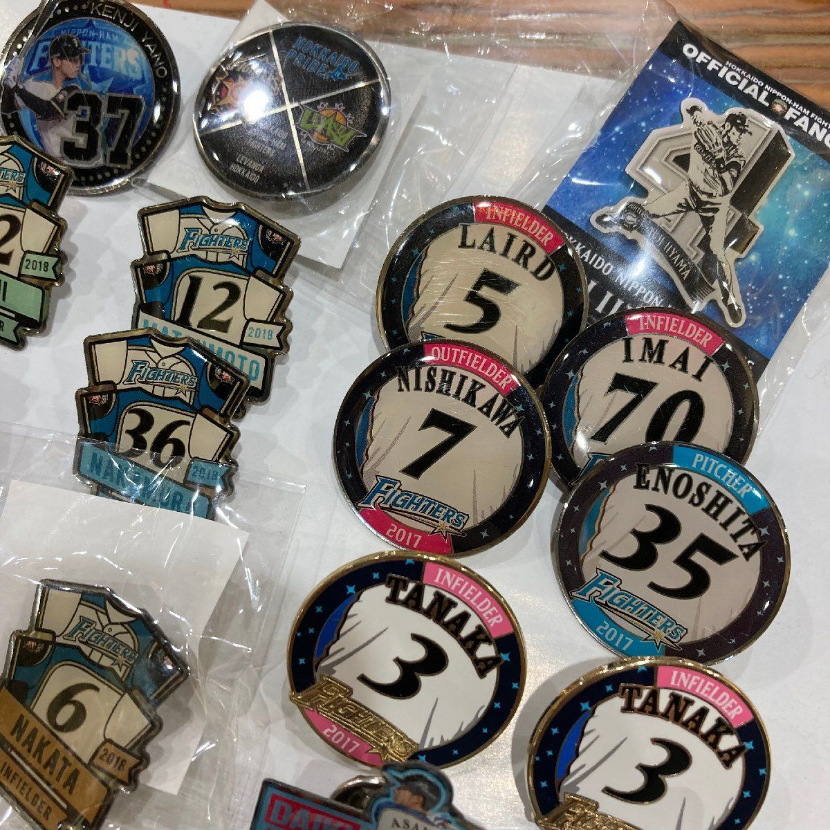 中古 ○日本ハムファイターズ○ピンバッジまとめて 日ハム グッズ 2016
