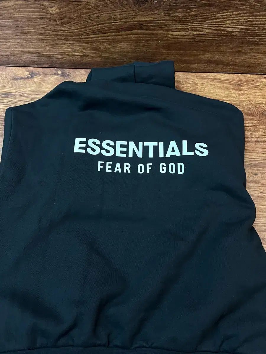  エッセンシャル フリース フーディー ブラック パーカー トップス