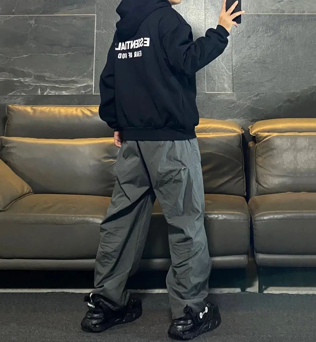 エッセンシャル フリース フーディー ブラック