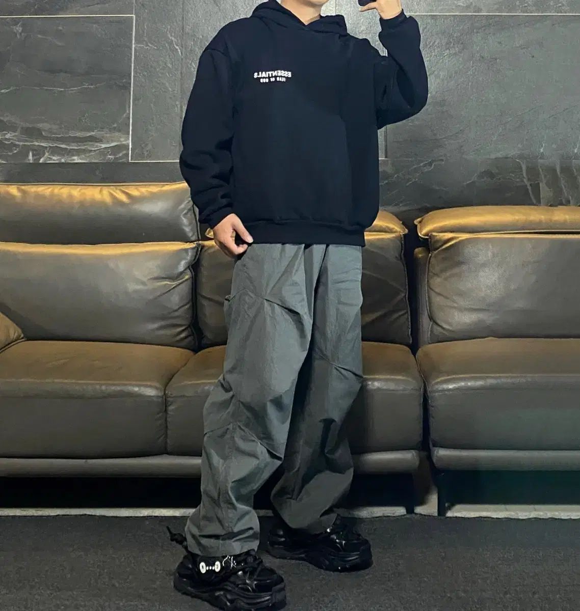 エッセンシャル フリース フーディー ブラック