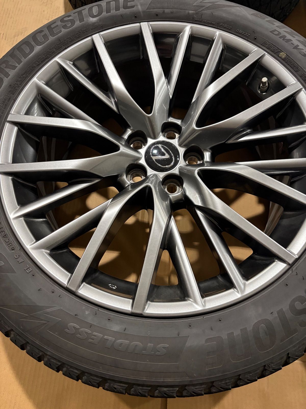 レクサスRX 450 h Fスポーツ スタッドレスタイヤアルミセット