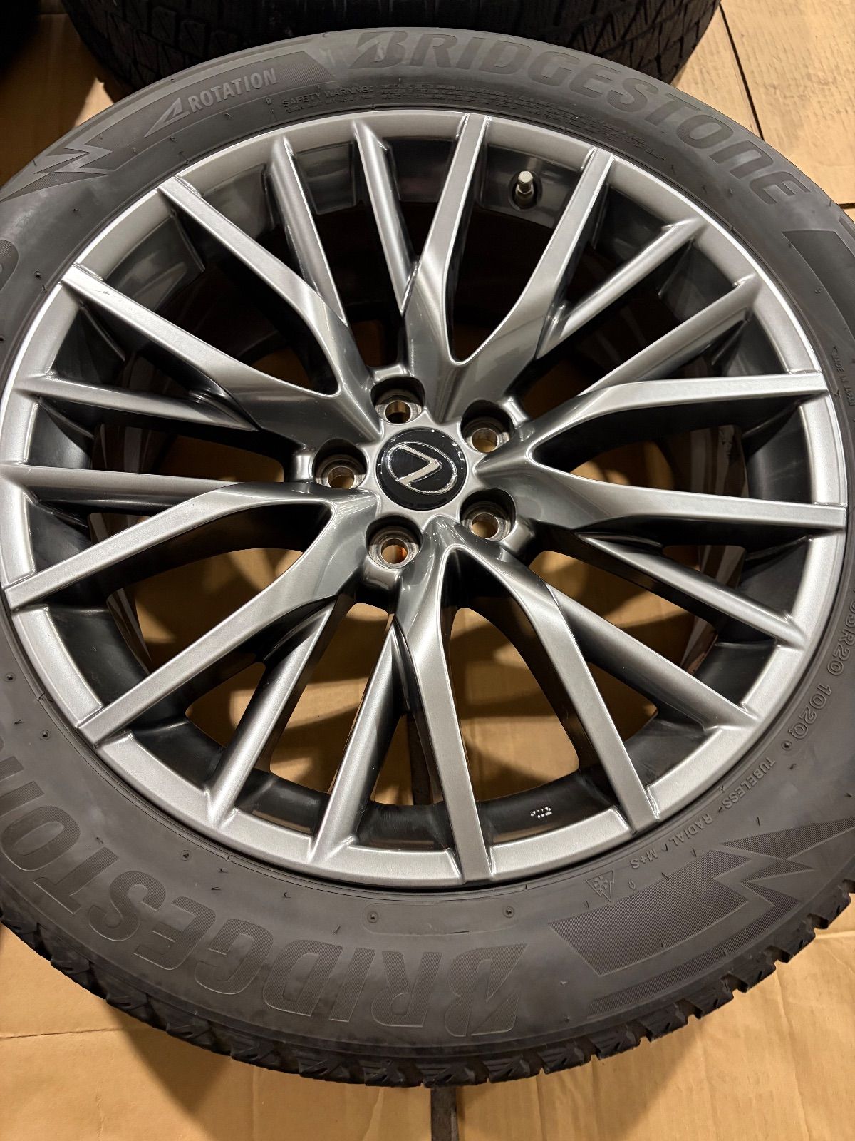  レクサスRX 450 h Fスポーツ スタッドレスタイヤアルミセット 20インチ タイヤ ホイールセット