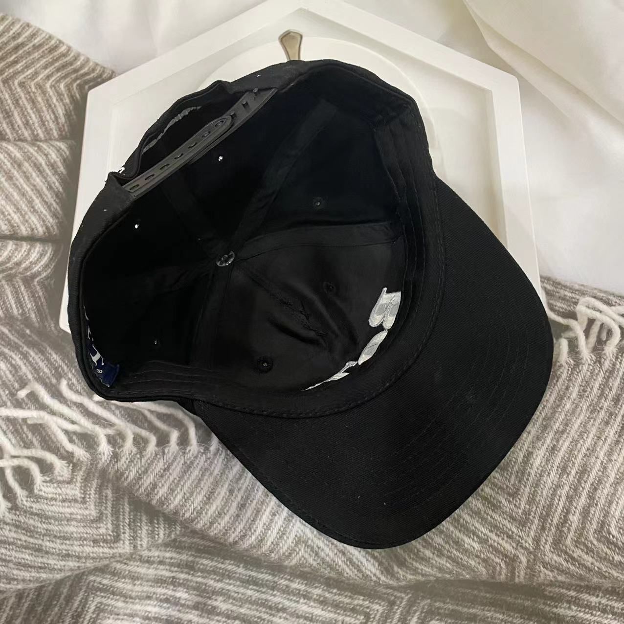 新品 BoTT x DIVINITIES OG Logo 5-Panel Cap - メルカリ