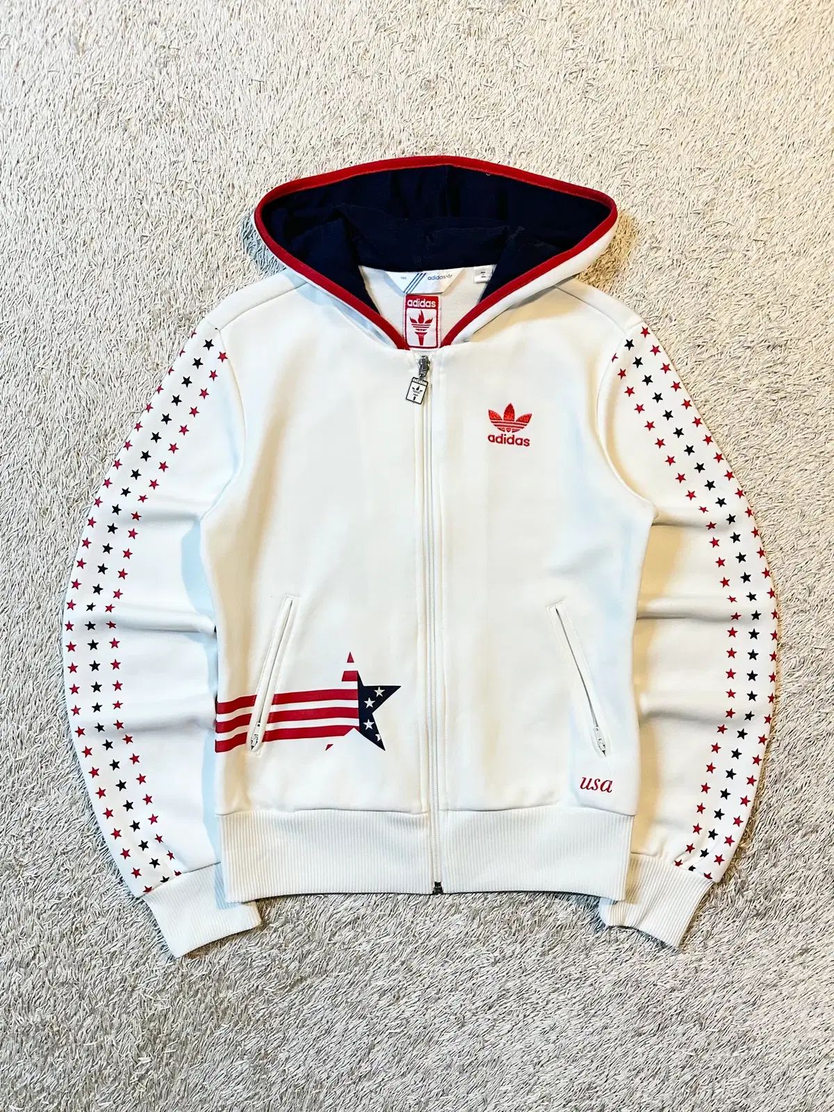 ウィメンズ S 必須アイテム アディダス USA 星条旗 WHO トラックジャージ トップス 白