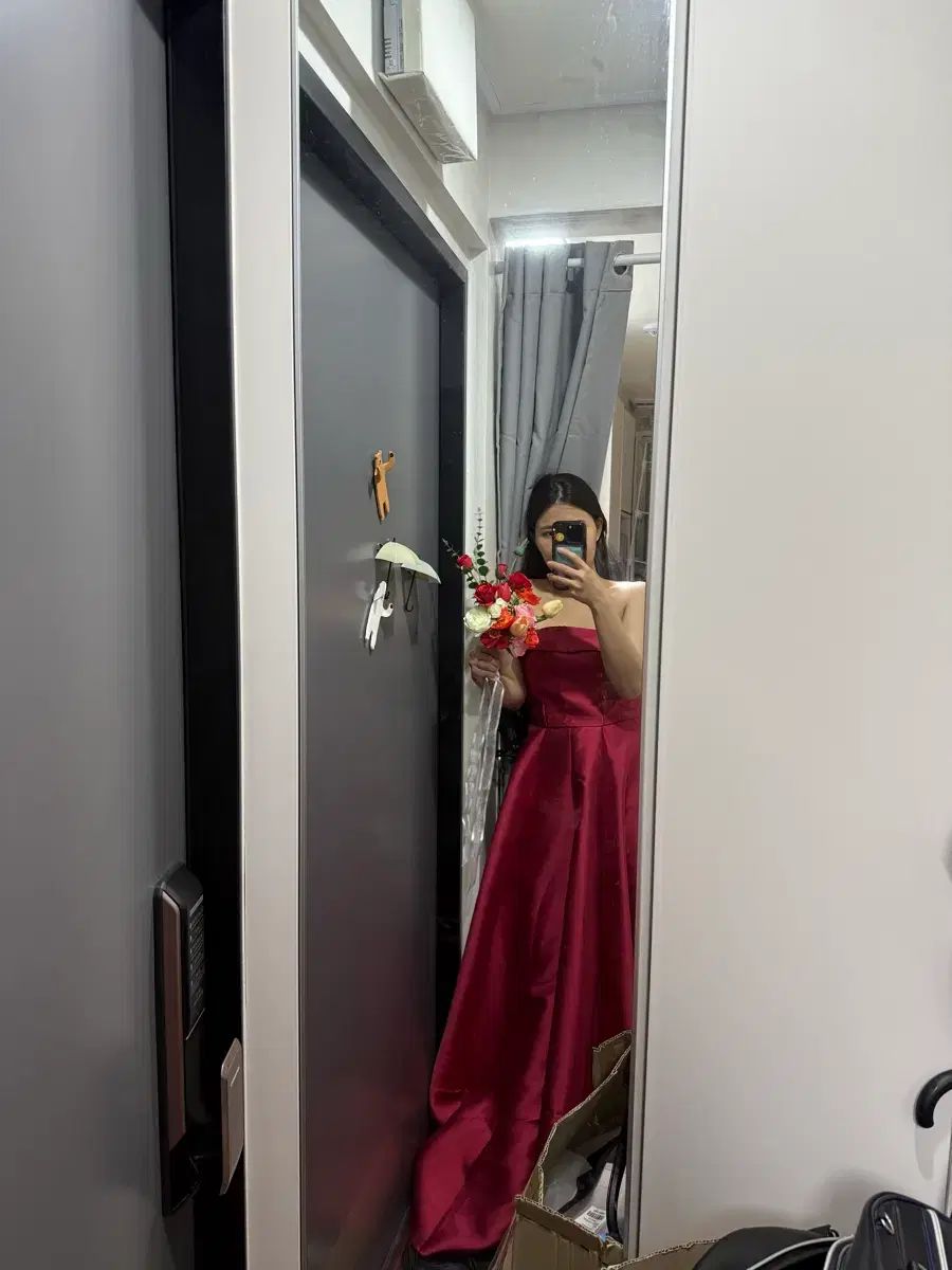 ララランド|ビューティー インサイド コンセプト セルフ ウェディングドレス レッド S-M