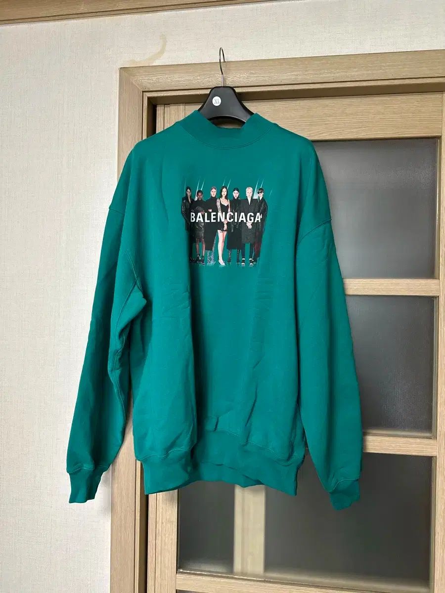 バレンシアガ スウェット
