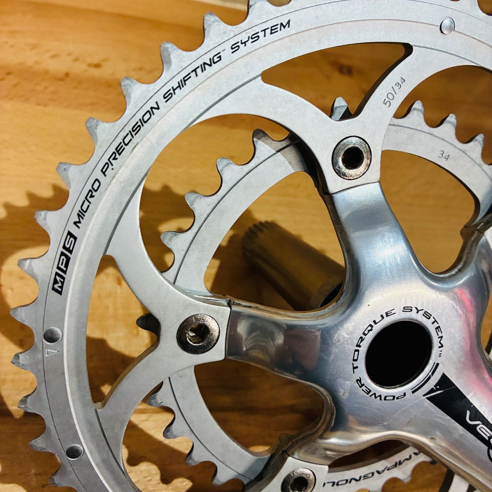 Campagnolo Veloce クランクセット 10速 52/39T Campagnolo Veloce クランクセット 10速 52/39T
