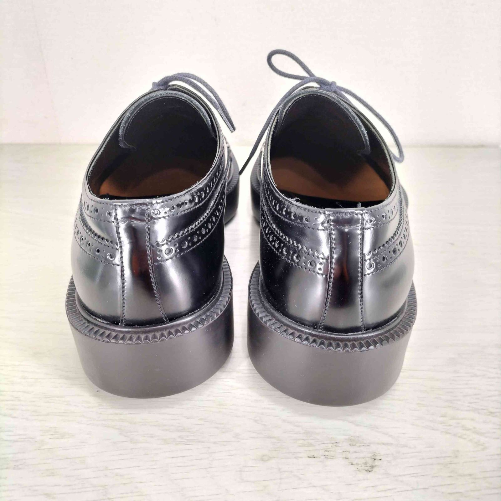 プラダ PRADA メダリオン ウイングチップ カーフダービーシューズ